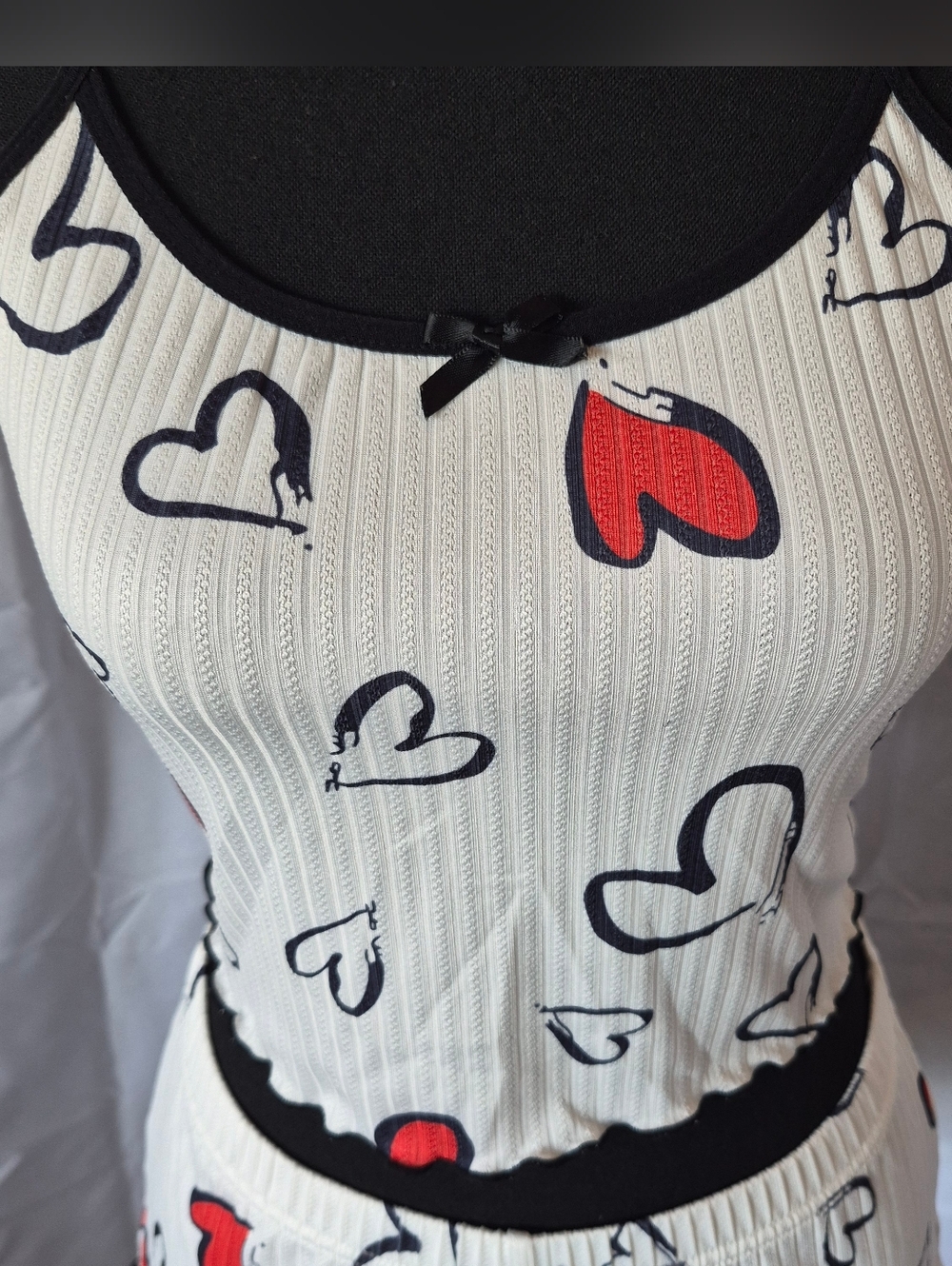 Sleep Set 2pc Shorts & Cropped Tank Top Sz Med Hearts White Red Black - Picture 4 of 12